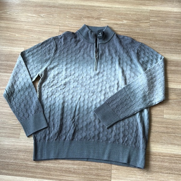 Raffi textured metallic silver gray size medium fitted sweater with zip